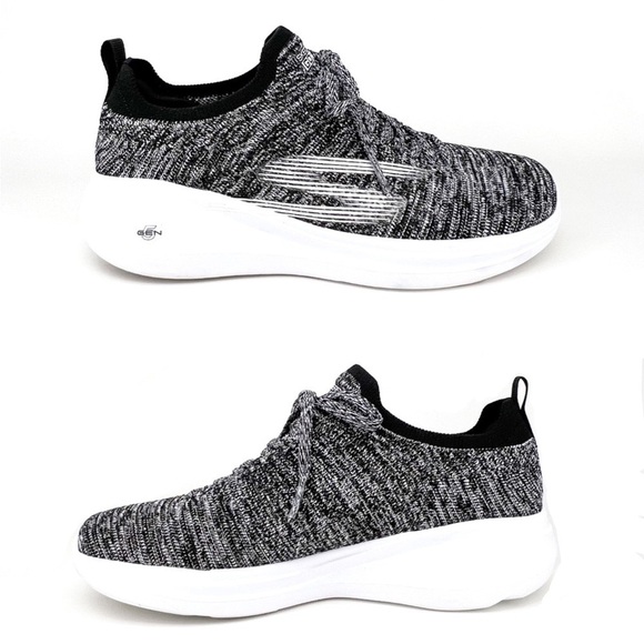 Skechers Sneakers GOrun Fast Shoes Running Women’s Sz 6 Black White Slip-on EUC - Picture 10 of 10